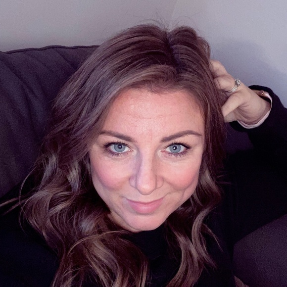 Meet your Posher, Daniella - Picture 1 of 1